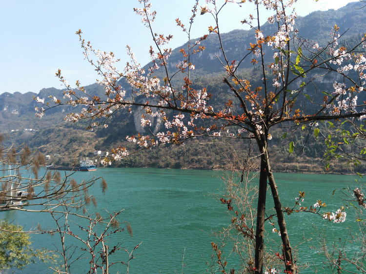 宜昌旅游整合三峡两坝一峡（葛洲坝、三峡大坝、西陵峡）间的旅游资源
